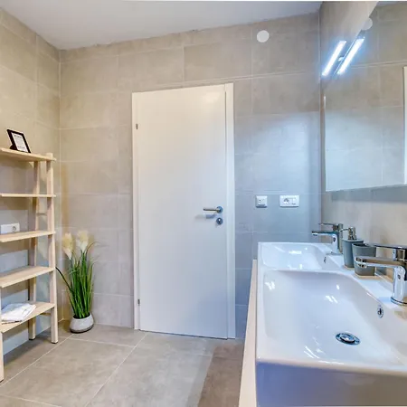 Palma-3 By Interhome *